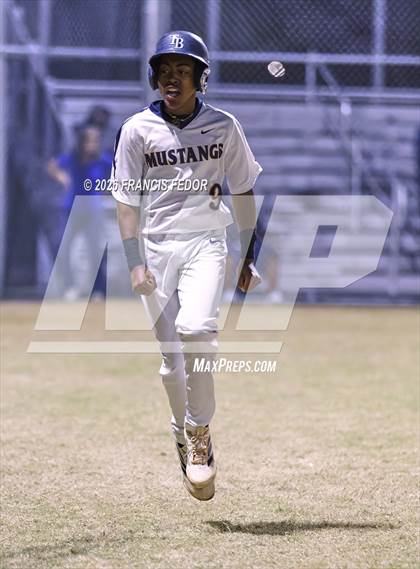 Thumbnail 2 in King @ Morgan photogallery.