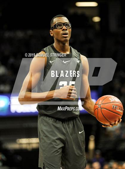 Thumbnail 2 in Sheldon vs. Sierra Canyon (CIF State Open Division Final) photogallery.