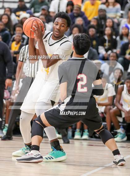 Thumbnail 3 in Van Nuys vs. King/Drew (CIF LACS D2 Final) photogallery.