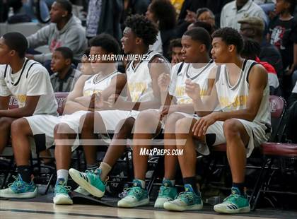 Thumbnail 2 in Van Nuys vs. King/Drew (CIF LACS D2 Final) photogallery.