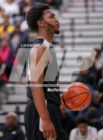 Thumbnail 3 in Van Nuys vs. King/Drew (CIF LACS D2 Final) photogallery.