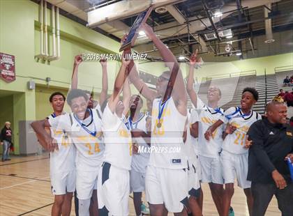 Thumbnail 3 in Van Nuys vs. King/Drew (CIF LACS D2 Final) photogallery.