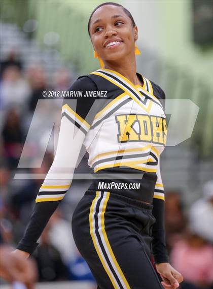 Thumbnail 1 in Van Nuys vs. King/Drew (CIF LACS D2 Final) photogallery.