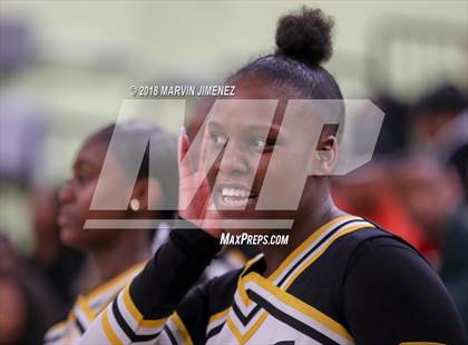Thumbnail 2 in Van Nuys vs. King/Drew (CIF LACS D2 Final) photogallery.