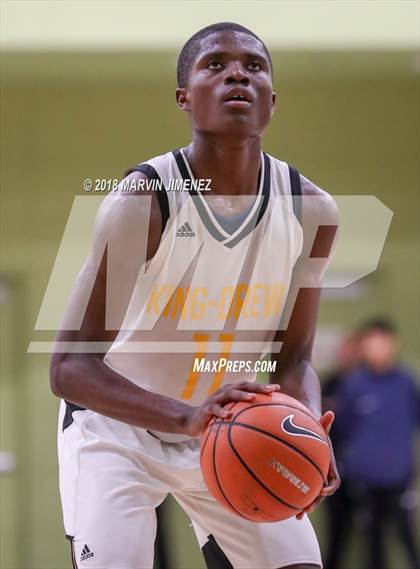 Thumbnail 3 in Van Nuys vs. King/Drew (CIF LACS D2 Final) photogallery.