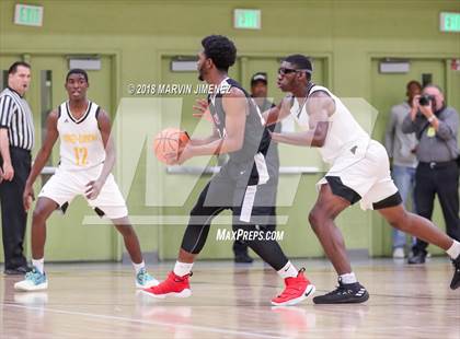 Thumbnail 3 in Van Nuys vs. King/Drew (CIF LACS D2 Final) photogallery.