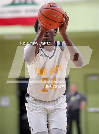 Thumbnail 1 in Van Nuys vs. King/Drew (CIF LACS D2 Final) photogallery.