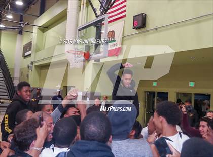 Thumbnail 1 in Van Nuys vs. King/Drew (CIF LACS D2 Final) photogallery.