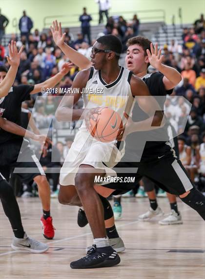 Thumbnail 3 in Van Nuys vs. King/Drew (CIF LACS D2 Final) photogallery.