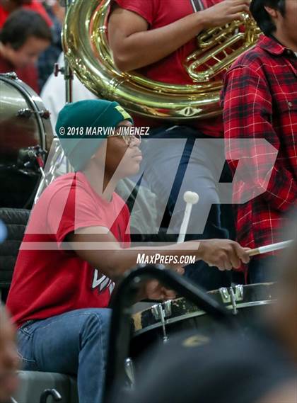 Thumbnail 2 in Van Nuys vs. King/Drew (CIF LACS D2 Final) photogallery.