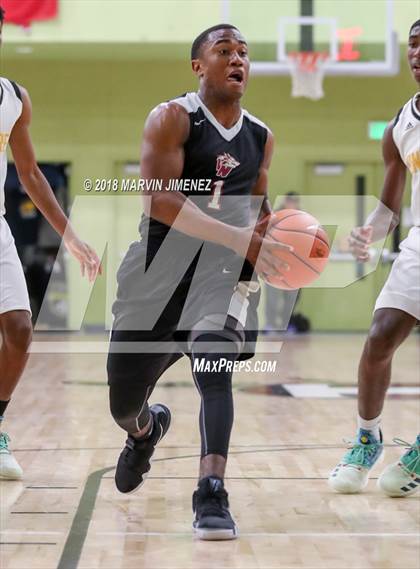 Thumbnail 2 in Van Nuys vs. King/Drew (CIF LACS D2 Final) photogallery.