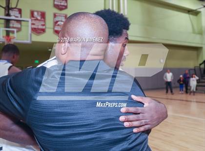 Thumbnail 3 in Van Nuys vs. King/Drew (CIF LACS D2 Final) photogallery.
