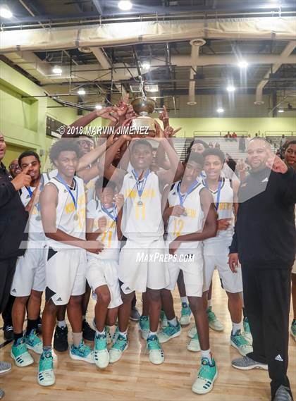 Thumbnail 3 in Van Nuys vs. King/Drew (CIF LACS D2 Final) photogallery.