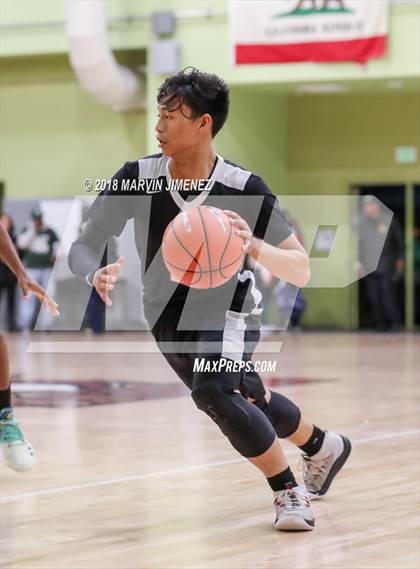 Thumbnail 2 in Van Nuys vs. King/Drew (CIF LACS D2 Final) photogallery.