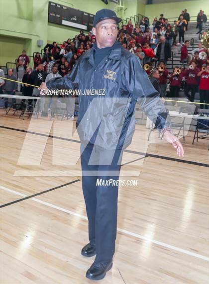 Thumbnail 2 in Van Nuys vs. King/Drew (CIF LACS D2 Final) photogallery.
