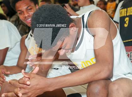 Thumbnail 3 in Van Nuys vs. King/Drew (CIF LACS D2 Final) photogallery.