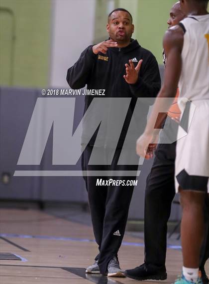 Thumbnail 3 in Van Nuys vs. King/Drew (CIF LACS D2 Final) photogallery.