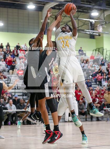 Thumbnail 3 in Van Nuys vs. King/Drew (CIF LACS D2 Final) photogallery.