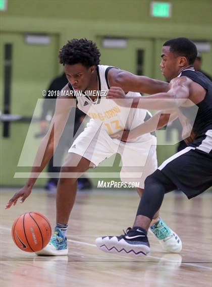 Thumbnail 3 in Van Nuys vs. King/Drew (CIF LACS D2 Final) photogallery.
