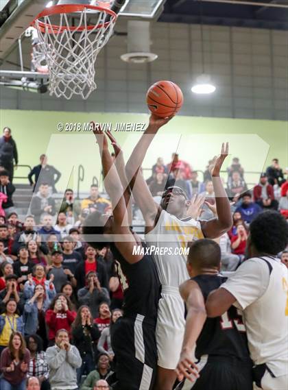 Thumbnail 1 in Van Nuys vs. King/Drew (CIF LACS D2 Final) photogallery.