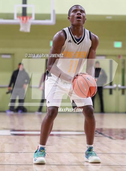 Thumbnail 2 in Van Nuys vs. King/Drew (CIF LACS D2 Final) photogallery.
