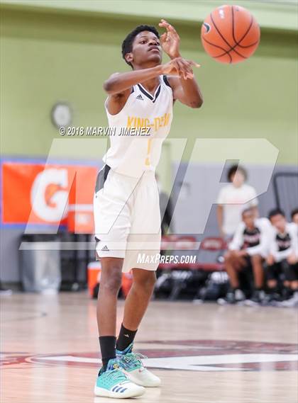 Thumbnail 2 in Van Nuys vs. King/Drew (CIF LACS D2 Final) photogallery.