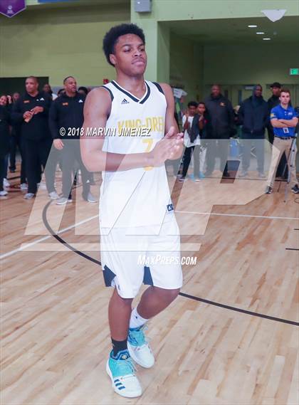 Thumbnail 2 in Van Nuys vs. King/Drew (CIF LACS D2 Final) photogallery.