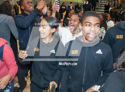 Thumbnail 1 in Van Nuys vs. King/Drew (CIF LACS D2 Final) photogallery.