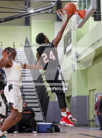 Thumbnail 2 in Van Nuys vs. King/Drew (CIF LACS D2 Final) photogallery.