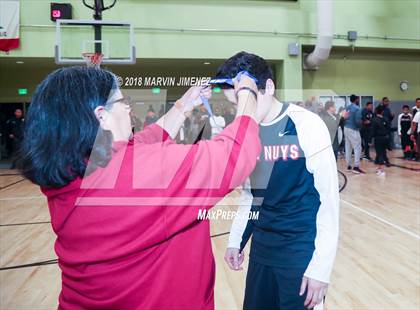 Thumbnail 2 in Van Nuys vs. King/Drew (CIF LACS D2 Final) photogallery.