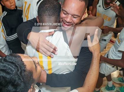 Thumbnail 2 in Van Nuys vs. King/Drew (CIF LACS D2 Final) photogallery.