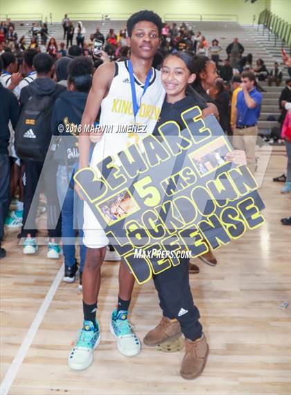 Thumbnail 2 in Van Nuys vs. King/Drew (CIF LACS D2 Final) photogallery.