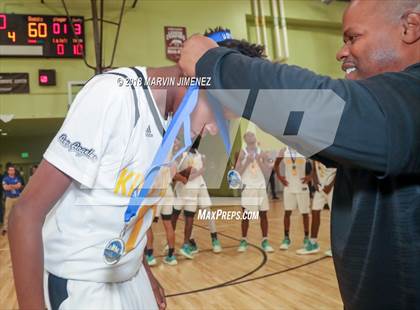 Thumbnail 1 in Van Nuys vs. King/Drew (CIF LACS D2 Final) photogallery.
