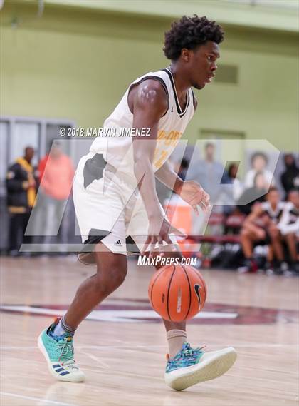 Thumbnail 2 in Van Nuys vs. King/Drew (CIF LACS D2 Final) photogallery.