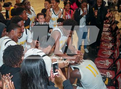 Thumbnail 1 in Van Nuys vs. King/Drew (CIF LACS D2 Final) photogallery.