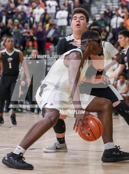 Thumbnail 2 in Van Nuys vs. King/Drew (CIF LACS D2 Final) photogallery.