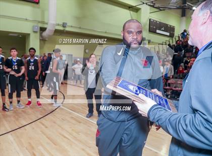 Thumbnail 3 in Van Nuys vs. King/Drew (CIF LACS D2 Final) photogallery.