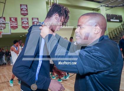 Thumbnail 3 in Van Nuys vs. King/Drew (CIF LACS D2 Final) photogallery.