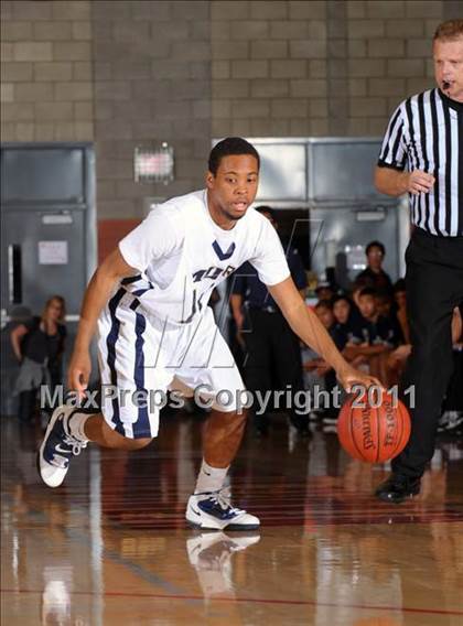 Thumbnail 1 in Flintridge Prep vs. Muir (CIF SS 5AA Final) photogallery.