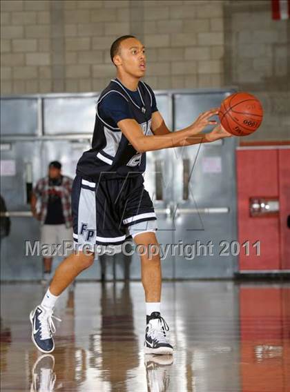 Thumbnail 3 in Flintridge Prep vs. Muir (CIF SS 5AA Final) photogallery.