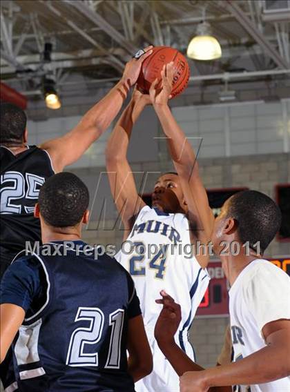 Thumbnail 1 in Flintridge Prep vs. Muir (CIF SS 5AA Final) photogallery.