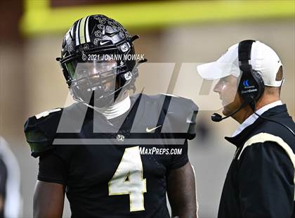 Thumbnail 3 in Cypress Park vs. Tomball (UIL 6A Bi-District Playoff) photogallery.