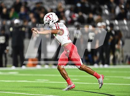 Thumbnail 1 in Cypress Park vs. Tomball (UIL 6A Bi-District Playoff) photogallery.