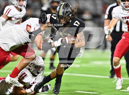 Thumbnail 3 in Cypress Park vs. Tomball (UIL 6A Bi-District Playoff) photogallery.