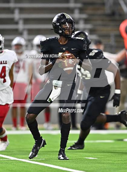 Thumbnail 3 in Cypress Park vs. Tomball (UIL 6A Bi-District Playoff) photogallery.
