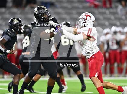 Thumbnail 1 in Cypress Park vs. Tomball (UIL 6A Bi-District Playoff) photogallery.