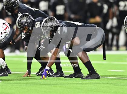 Thumbnail 2 in Cypress Park vs. Tomball (UIL 6A Bi-District Playoff) photogallery.