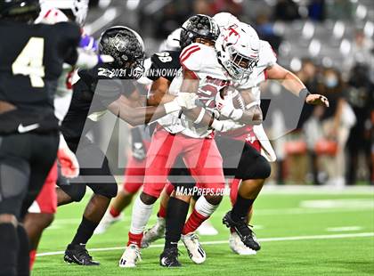 Thumbnail 3 in Cypress Park vs. Tomball (UIL 6A Bi-District Playoff) photogallery.