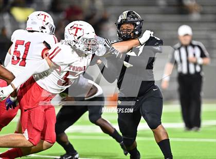 Thumbnail 2 in Cypress Park vs. Tomball (UIL 6A Bi-District Playoff) photogallery.