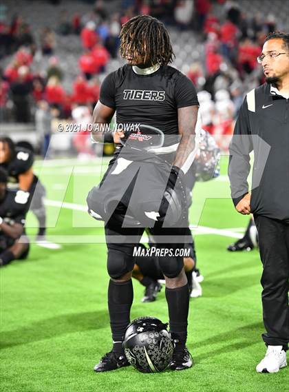 Thumbnail 1 in Cypress Park vs. Tomball (UIL 6A Bi-District Playoff) photogallery.